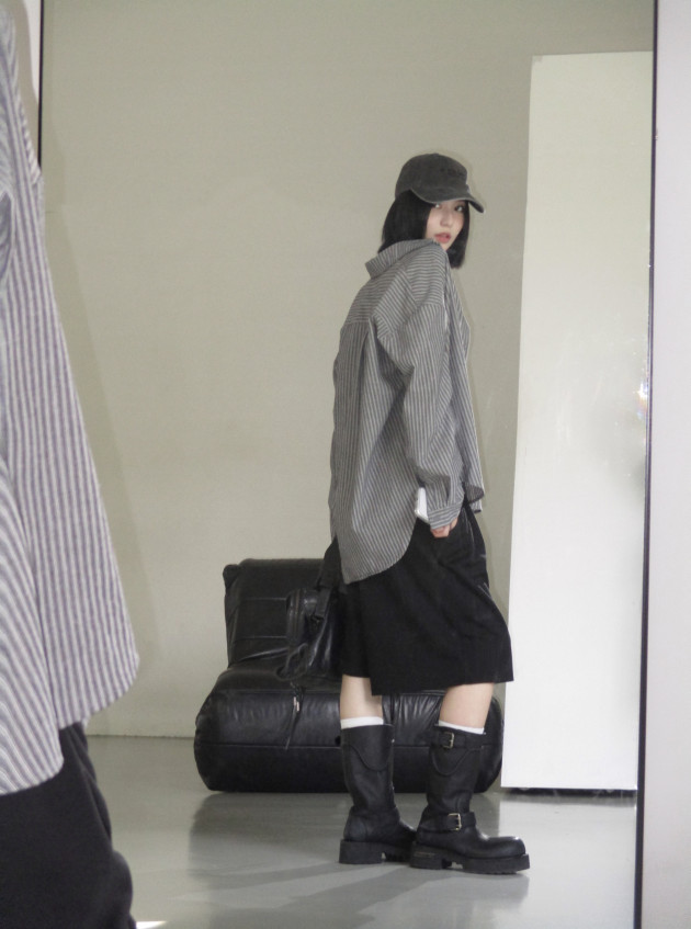 STRIPED LINEN SHIRT (áo sơ mi linen sọc xám) 4