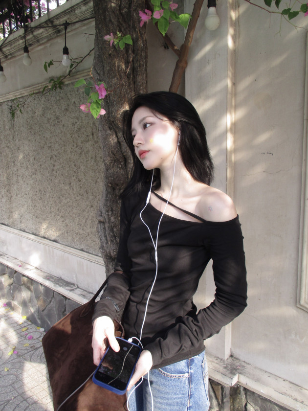 KINOV TOP (áo tay dài lệch vai) 3