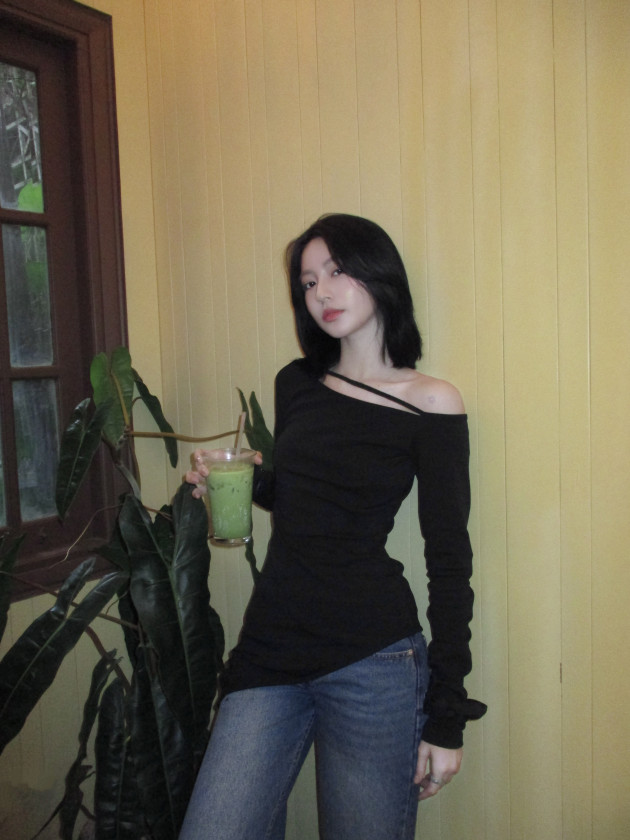 KINOV TOP (áo tay dài lệch vai) 9