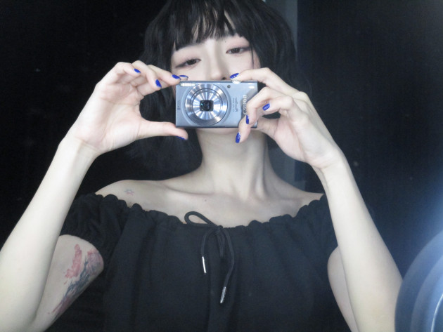 ÁO NỈ TRỄ VAI RÚT DÂY 4