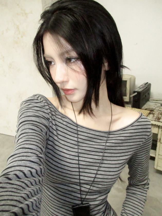 NIGHTLINE TOP (áo ôm tay dài sọc ngang) 13