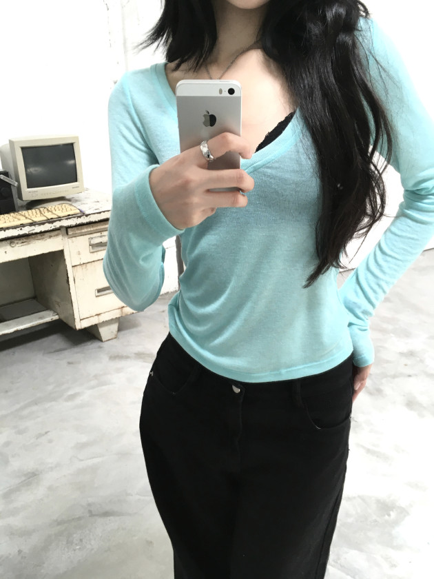 CYTEE TOP (áo ôm tay dài cổ V màu xanh ngọc lam cyan) 3
