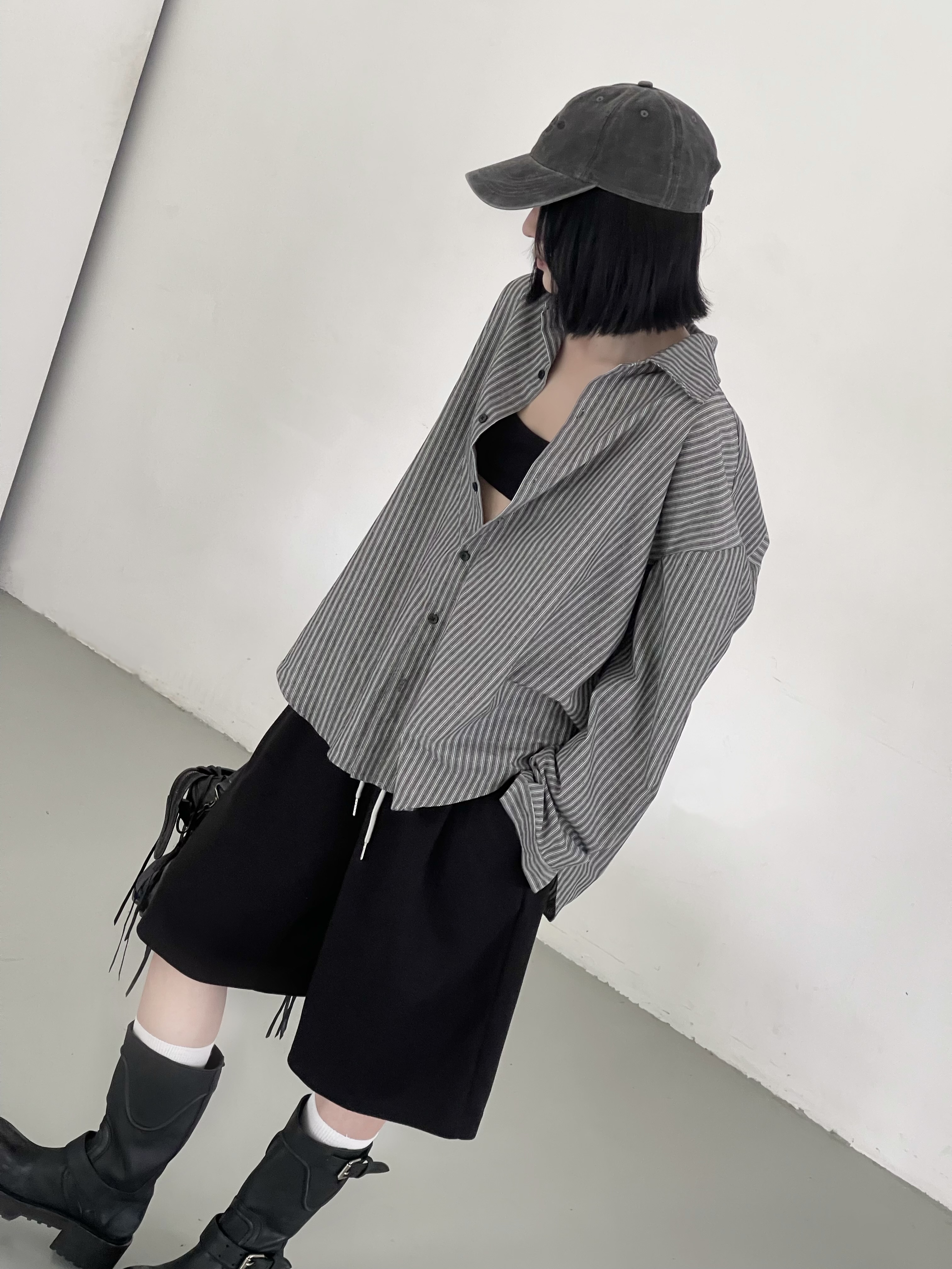 BOYFRIEND SHIRT (áo sơ mi linen sọc xám)